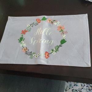 6 hello spring placemats. Like new